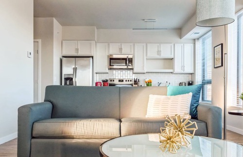 Lowry Hill East Apartment | Kasa | Welcoming 2 BD + Onsite Gym Access | Minneapolis