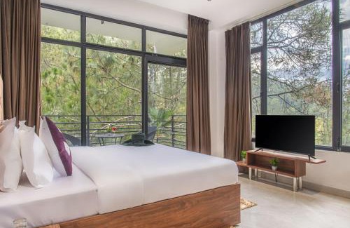 Kumarhatti Apartment | Kasauli Hills Crest l 1 br l Roof top Restaurant