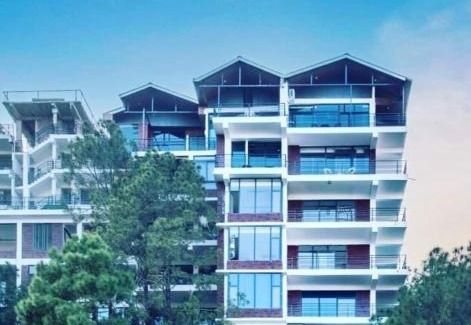Kumarhatti Apartment | Kasauli Hills Crest l 1 br l Roof top Restaurant