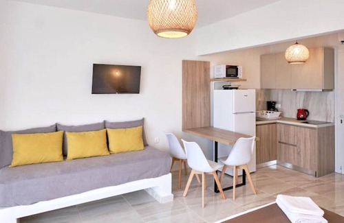 Khondros Apartment | Kassiopi - Deluxe apt 50m from the beach, sea view