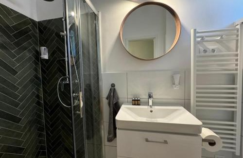Tata Apartment | Kastélykert Vendégház Tata