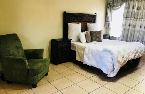 Secunda House | Kaste Guesthouse Secunda