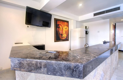 Kata Apartment | Kata-Karon beaches + Pool in Paradise