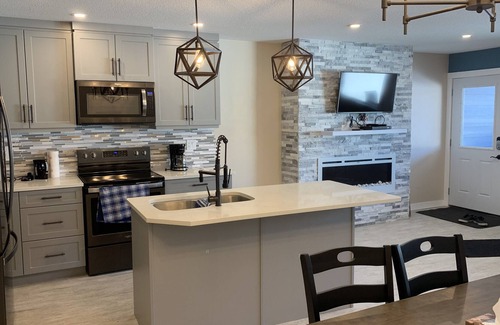 Katepwa Beach House | KATEPWA LAKE-HOME AWAY FROM HOME (condo 4)