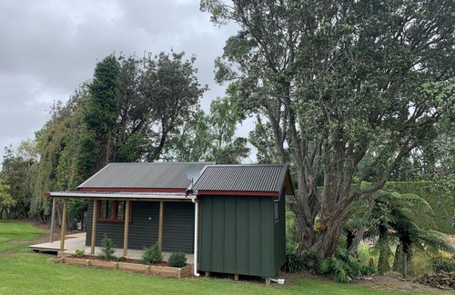 Aongatete Cabin | Katikati Fully Self-Contained cabin on an avocado orchard
