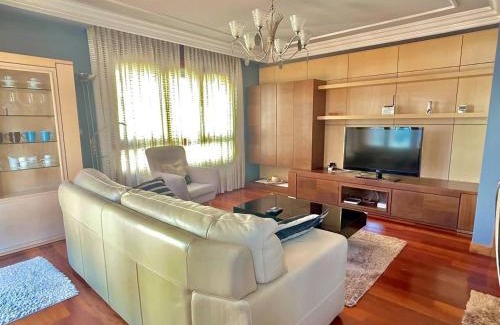 Bermeo Apartment | Katorse , 2 dormitorios , 2 baños y ascensor