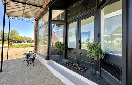 McKittrick Apartment | Katy Suite - Chic 2BR Stay on Katy Trail in Historic Mercantile near Hermann