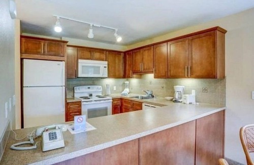 Kapaa Condo | Kauai Pono Kai Resort BR/1BA Condominium - Sleeps 4