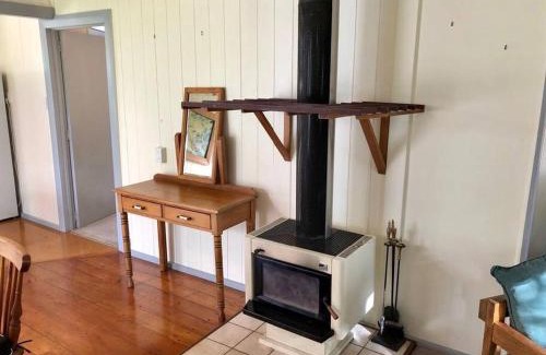 Kerikeri House | Kauri post cottage