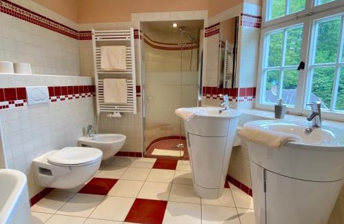 Lengefeld Bed & Breakfast | Kavaliershaus neben Schloss Rauenstein