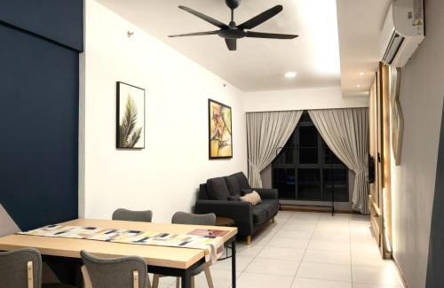 Penampang Apartment | Kavenue 2-Bedroom 4 pax BY CSE