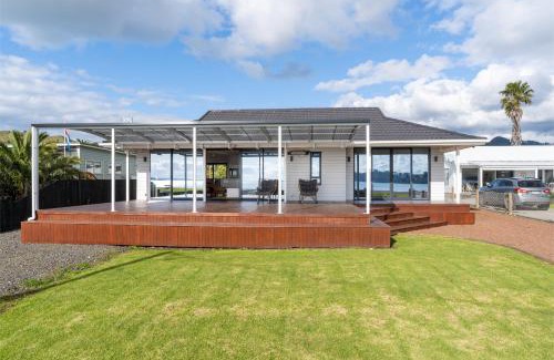 Kawakawa Bay House | Kawakawa Bay Beach Bliss - Auckland Holiday Home