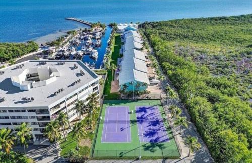 Key Largo House | KAWAMA N2 in Key Largo, Beach, Lagoon, Pools, Tennis, Free Bikes and Canoes