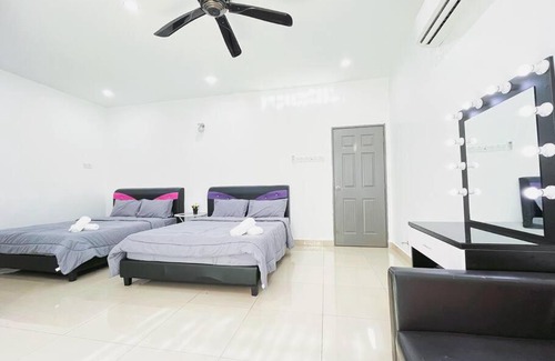 Larut House | KawanMu House with 6 Bedrooms