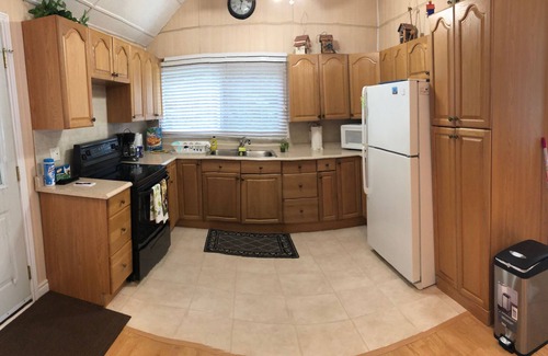 Gannon Village Cottage | Kawartha Lakehouse - Private resort
