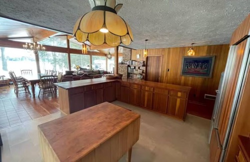 Kawartha Lakes Cottage | Kawartha Lakes Private Lakefront Estate