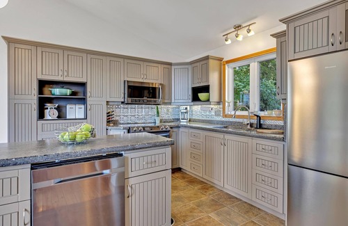 Lindsay Ski Chalet | Kawartha Lakes Waterfront Chalet