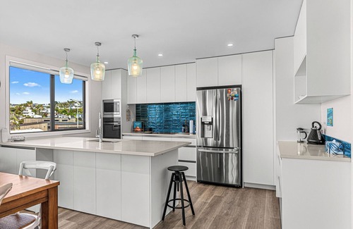 Snells Beach House | Kawau Bay Escape - Snells Beach Holiday Home