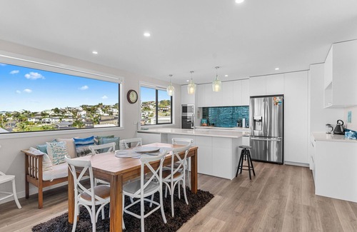 Snells Beach House | Kawau Bay Escape - Snells Beach Holiday Home
