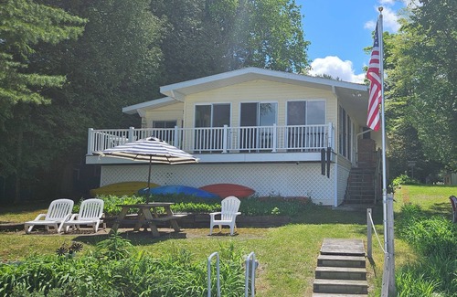 Petoskey Cottage | Kay's Haven on Crooked Lake