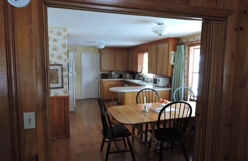 Westbrook House | Kayak, swim, fish, walk to restaurants, breweries, 19 min to Old Port