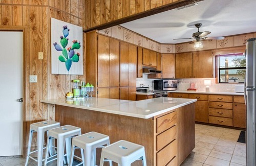 Temple House | ~Kayaks, Views, Fire Pit, Nature, Game Room~