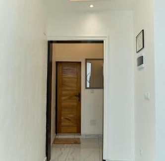 Yaounde Apartment | Kayona Home Studio T2 Balcon-Netflix-Wifi-Parking SERVICESConciergerie