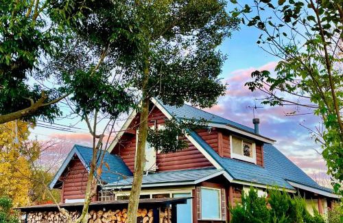 Imazu House | Kazenone Villa 風の音ヴィラ - A Stylish Forest Villa with Herb Garden & Cozy Fireplace