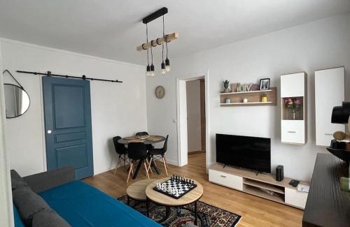 Le Kremlin-Bicetre Apartment | KB 18 Métro 14 et 7 - Free Parking