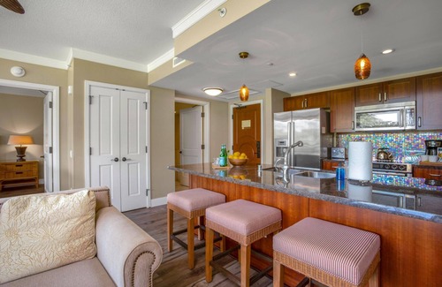 Honokowai Condo | KBM Resorts | 3 FREE CARS | Honua Kai Hokulani | Oceanview | Multi Unit Listing | Spacious lanais and resort amenities for large groups! HKH-229/36/38