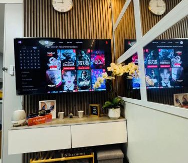 Highway Hills Apartment | KD's Home - Fast WiFi, Netflix , Pool , Karaoke