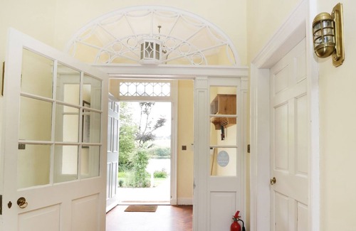 Rothesay Cottage | KEAN'S COTTAGE, pet friendly in Rothesay, Isle Of Bute