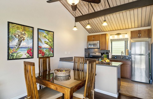 Keauhou Condo | Keauhou Resort 113: Lush Oceanview Condo w/AC, Pool & Stunning Views