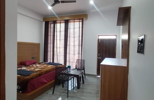 Sitapur Hotel | Kedar Hill Resort