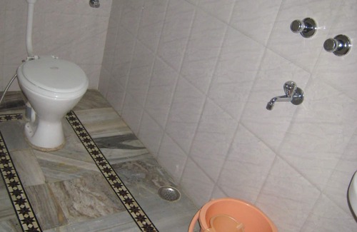 Varanasi Bed & Breakfast | Kedareswar Bed and Breakfast