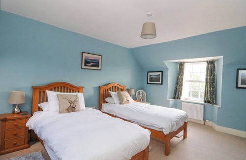 Invergarry Cottage | KEEPER’S COTTAGE, pet friendly, with open fire in Fort Augustus