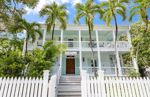 Key West Historic District Condo | KEITT ~ Adult Only, 2nd Floor 1 Bedroom w/Shared Pool, Scarlet Mango Inn!