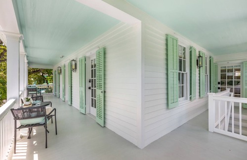 Key West Historic District Condo | KEITT ~ Adult Only, 2nd Floor 1 Bedroom w/Shared Pool, Scarlet Mango Inn!