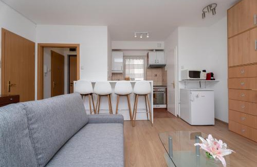 Erzsebetvaros Apartment | Keleti Train Station -Garay Square Apartment with balcony
