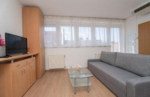 Erzsebetvaros Apartment | Keleti Train Station -Garay Square Apartment with balcony