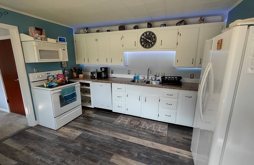 Drummond House | Kelley's Cove - Family Home