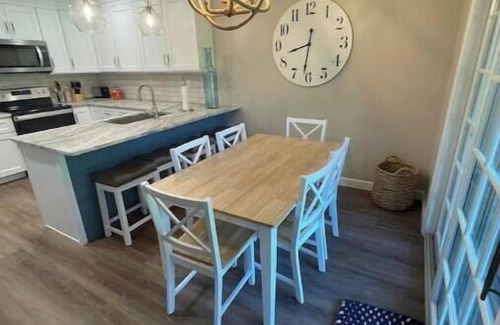 Sandusky Apartment | Kelleys Island Modern Condo