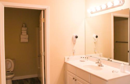 Kelleys Island Hotel | Kelleys Island Venture Resort