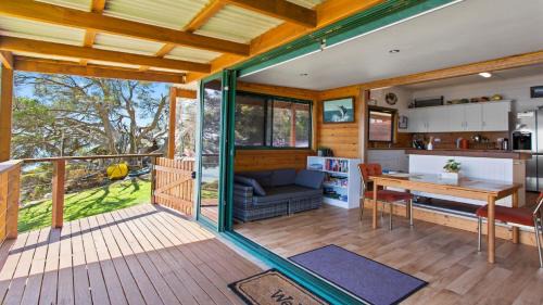 Lake Wangary House | Kellidie Bliss Is Coffin Bay's Touch Of Paradise - Perfect Couples Retreat