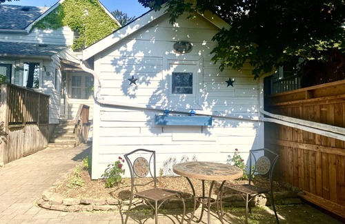 Grimsby House | Kelly’s Secret Garden Studio