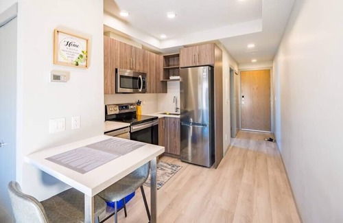 Rutland Apartment | Kelowna Studio Near Restaurants and Grocery