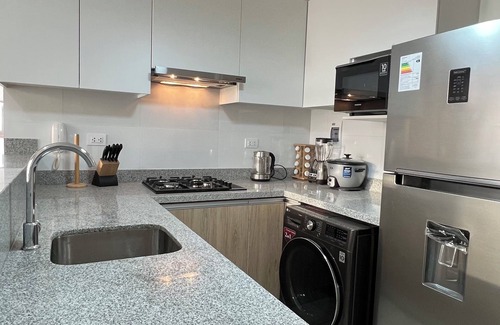 Balconcillo Apartment | Kelvin Apartment - On Apartments Building