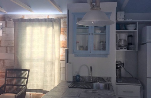 Bacliff Apartment | Kemah Cottages on Walsh-Tiny Dream Cottage