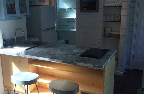 Bacliff Apartment | Kemah Cottages on Walsh-Tiny Dream Cottage