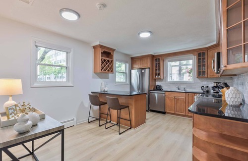 Wellington-Harrington Apartment | Kendall Sq 3BR Home with Parking